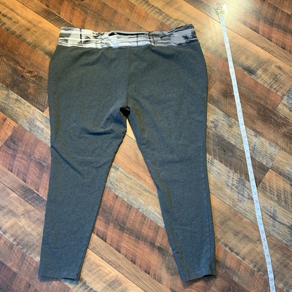 Simply Emma grey 2x stretchy pants in box 17 - Picture 6 of 7